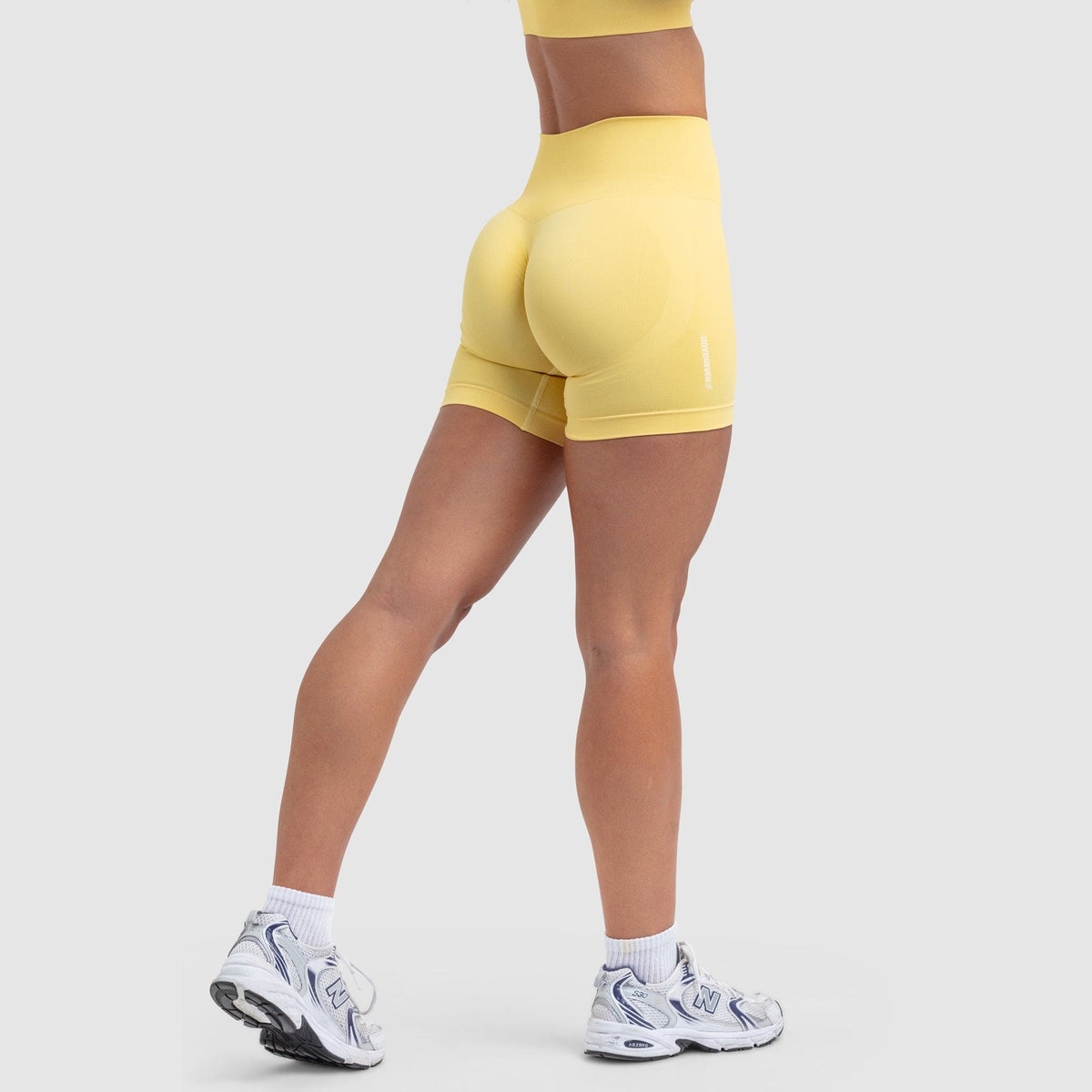Scrunch 2 Seamless Shorts - Butter Yellow – DOYOUEVEN
