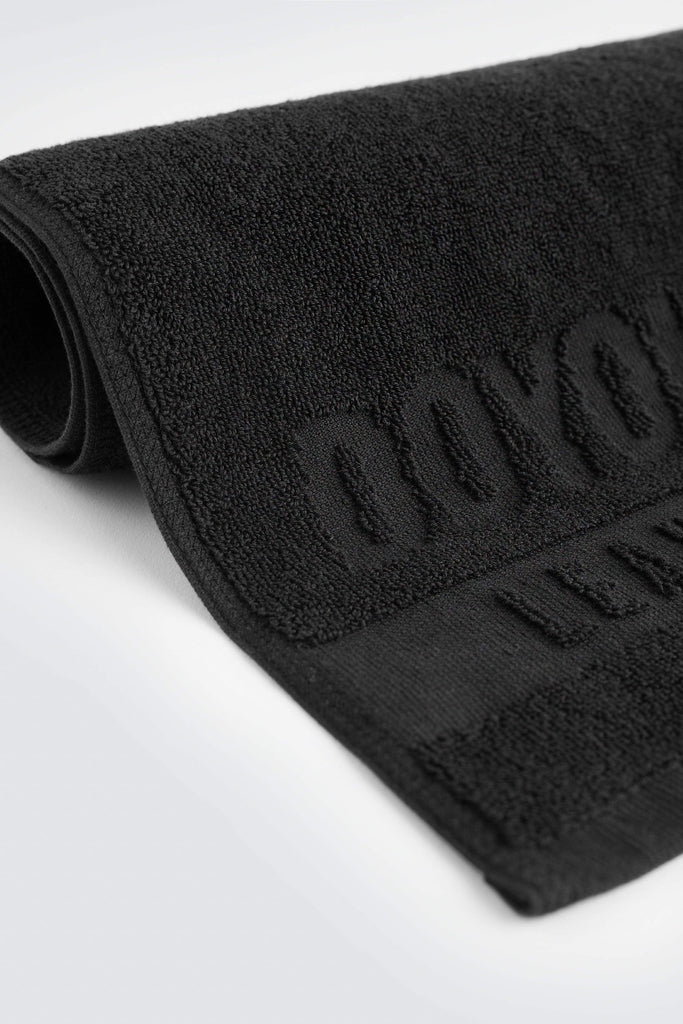 DYE Gym Towel - Black – DOYOUEVEN